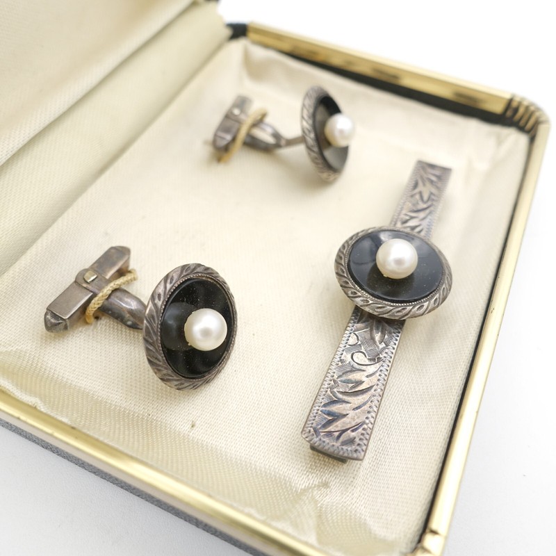 Vintage RAJAH USA STG Silver Cultured Pearl Onyx Cufflinks  & Tie Bar Set Boxed