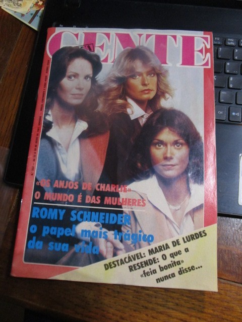 A Portuguese magazine 1981 Charlie Angels Farraw Fawcett (sun faded) NO USA SHIP