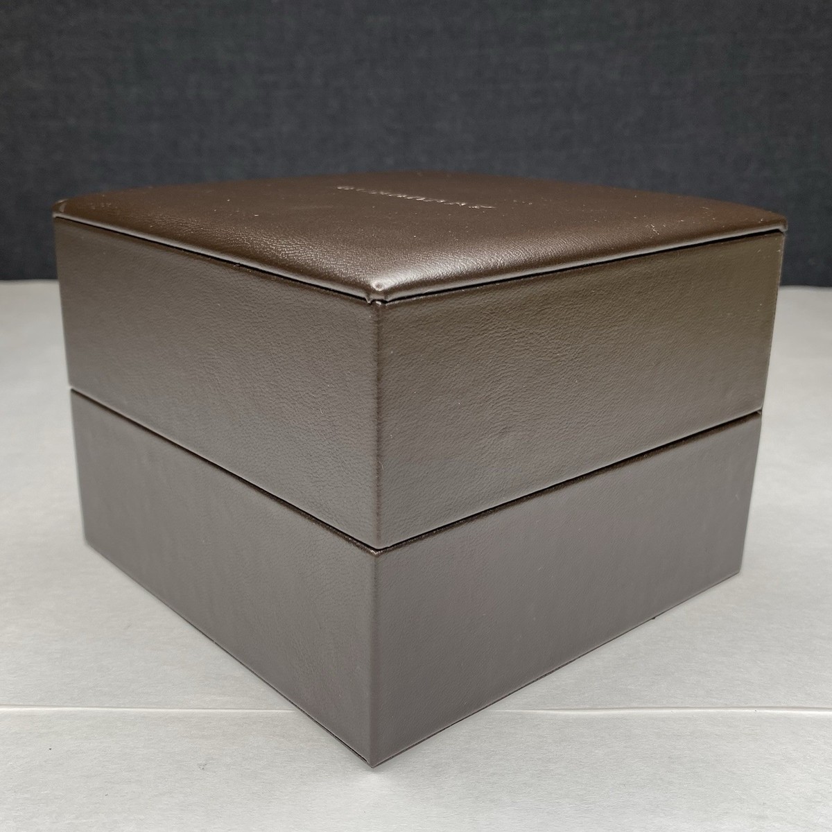 Genuine Burberry Women display picture 2