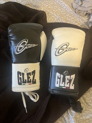 GLEZ 14 OZ HORSE HAIR BOXING GLOVES. MADE BY CASANOVA OF CASANOVA