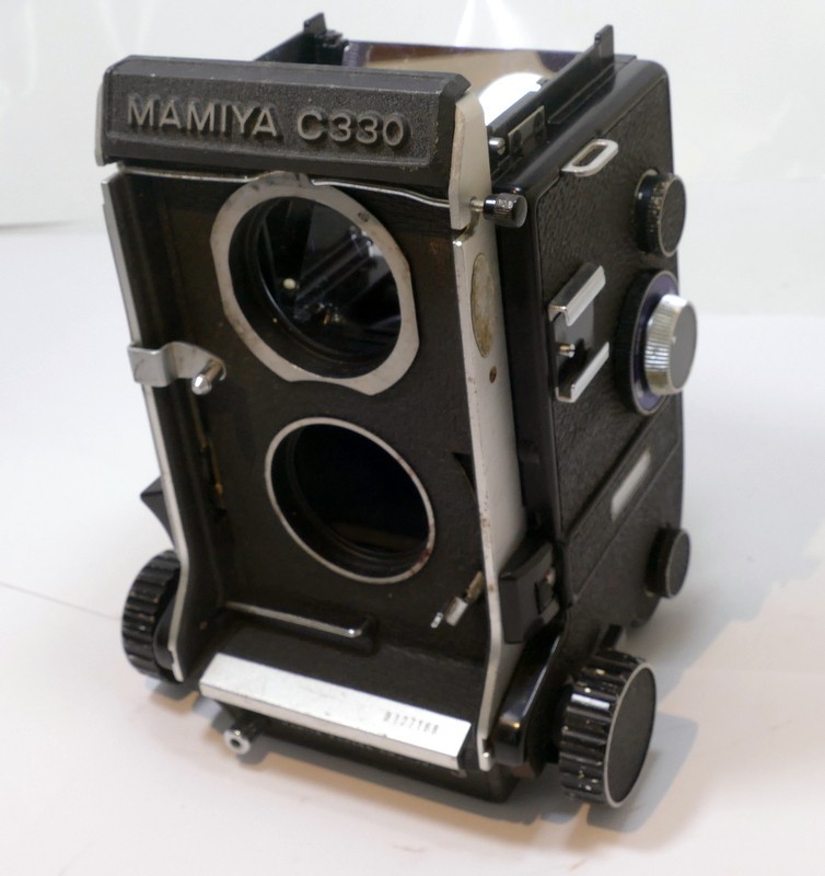 MAMIYA C330 Professional TLR Film Camera Body only ( missing