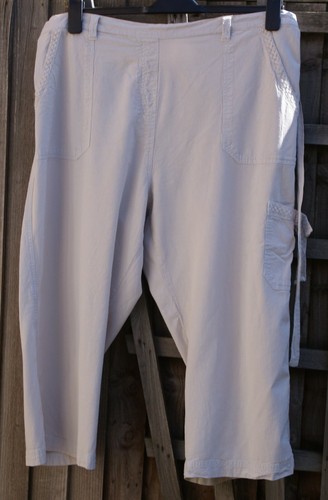 Cream Cropped Trousers 