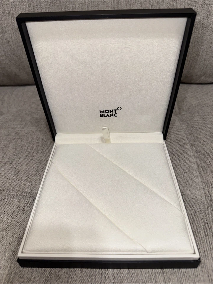 Caneta-tinteiro Montblanc Heritage Rouge et Noir caixa vazia - Imagem 2 de 4