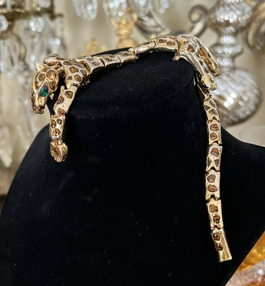 Shoulder brooch deals