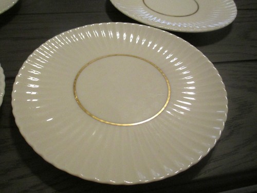 Set Of 4 Vintage Lenox RUTLEDGE Bread Plates 7” Ivory Bone China With Gold Trim - Picture 2 of 5