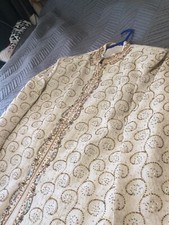 Beatiful Embroidered Sherwani  Groom  s Clothes 