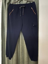 Jaanuu scrub jogger LP, bronze color accents, draw string waist.