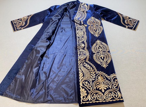 Uzbek Vintage CHAPAN Handmade Golden Embroidery Suzani Coat, Robe, Kaftan Kimono - Picture 3 of 6