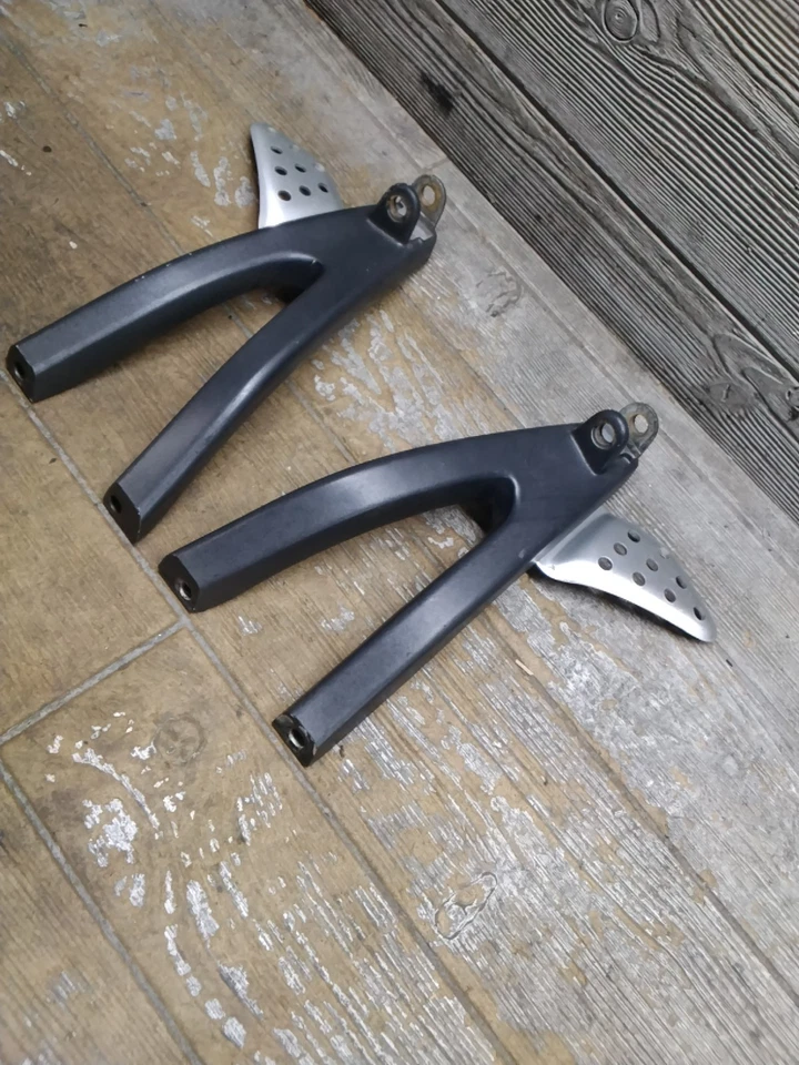 Buell XB XB12 Lightning 左右后乘客脚踏支架 — 第 2/4 张图片