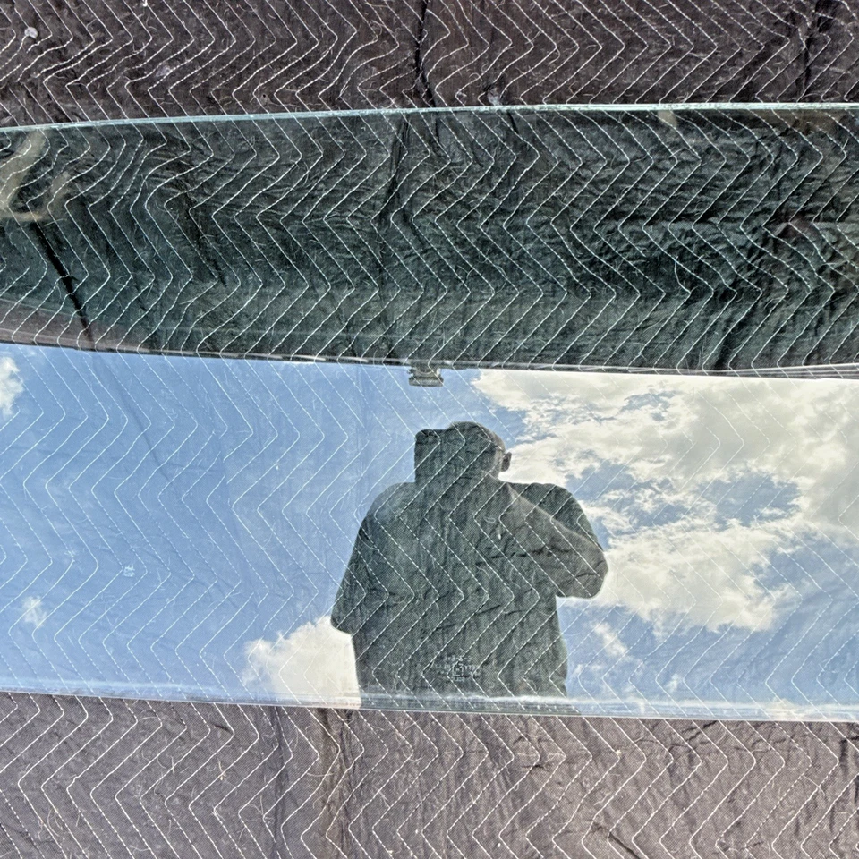 Pára-brisa traseiro usado OEM GM 1954-1955-1956 Buick Super 4 portas (RW122) - Imagem 2 de 4