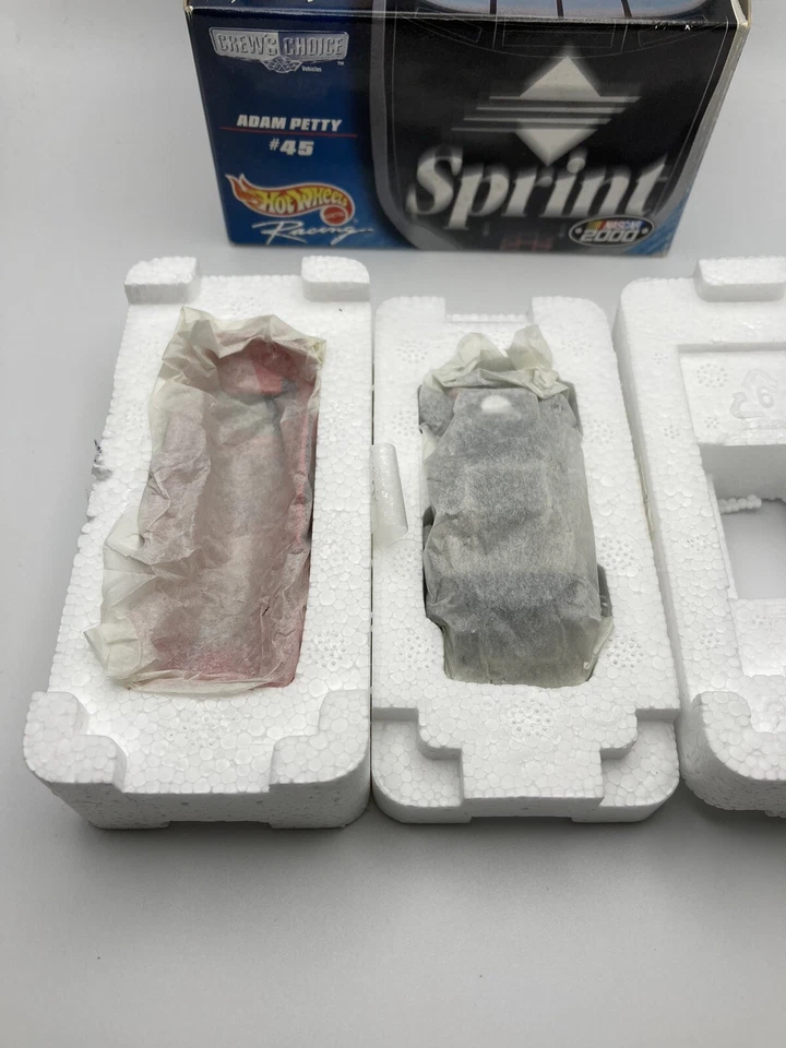 Lote de 2 NASCAR Hot Wheels Sprint #45 Adam Petty John Andretti #43 STP PREMIUM Foto 4 de 4