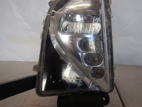 Faro antiniebla delantero izquierdo Toyota Prius 2016 2017 2018 OEM - Imagen 4 de 10