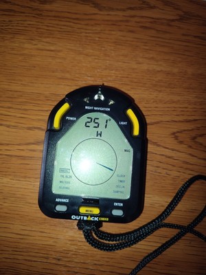 (Works but FAULTY ILLUMINATION!) Wayfinder Outback Digital Compass