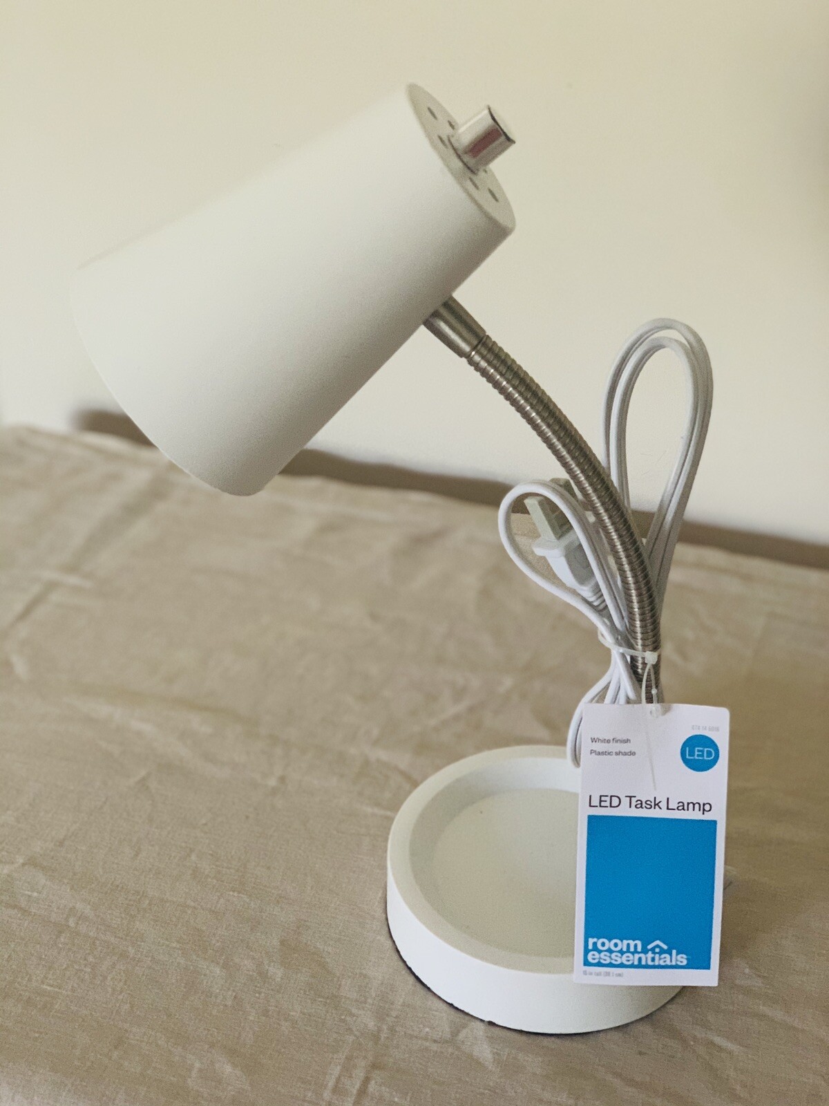 room essentials led task lamp