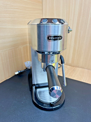 EC885M De'Longhi Dedica Arte Espresso & Cappuccino Maker Machine OPEN BOX