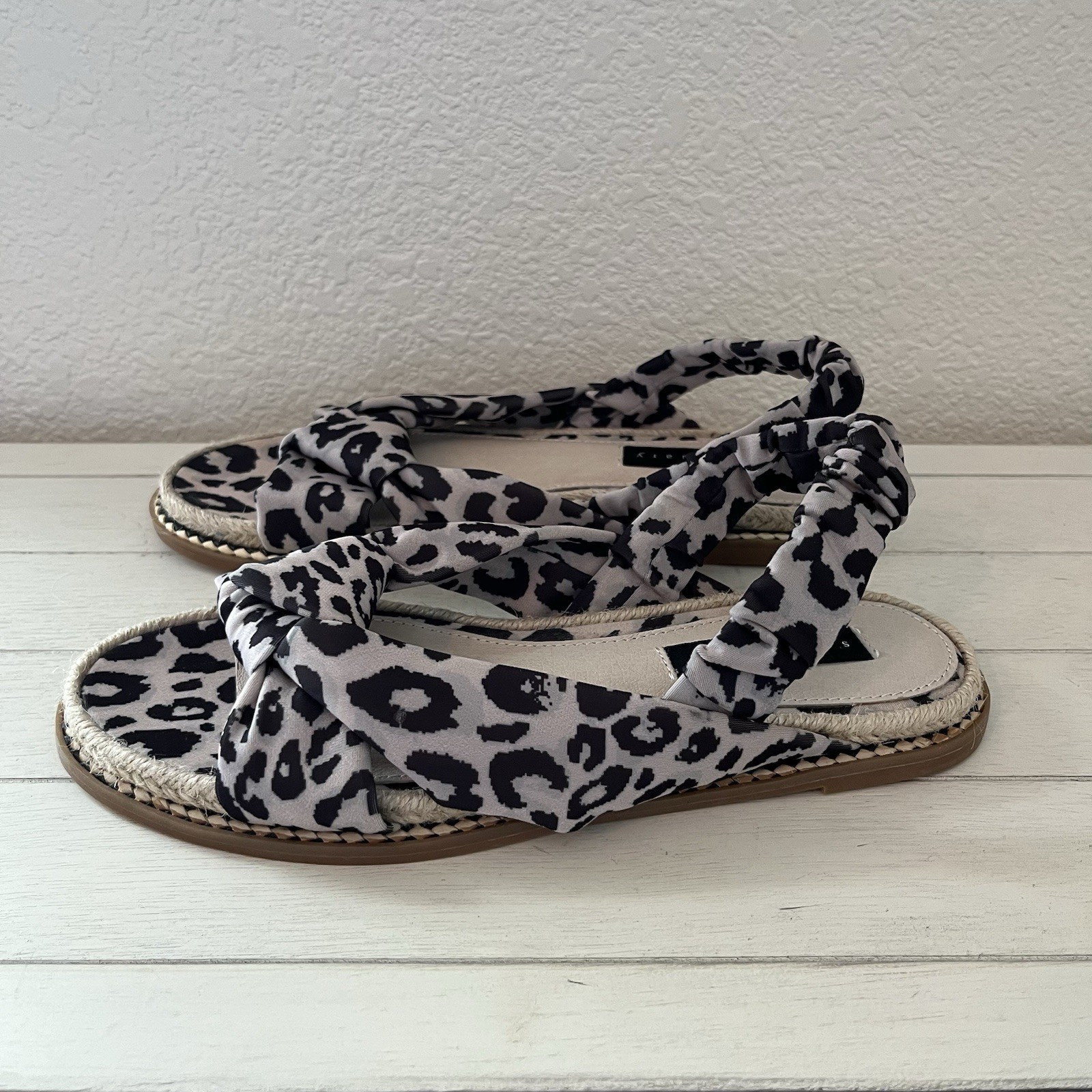 APL Sanctuary Blissful sandali bassi annodati scarpe slingback leopardato ghepardo taglia 6