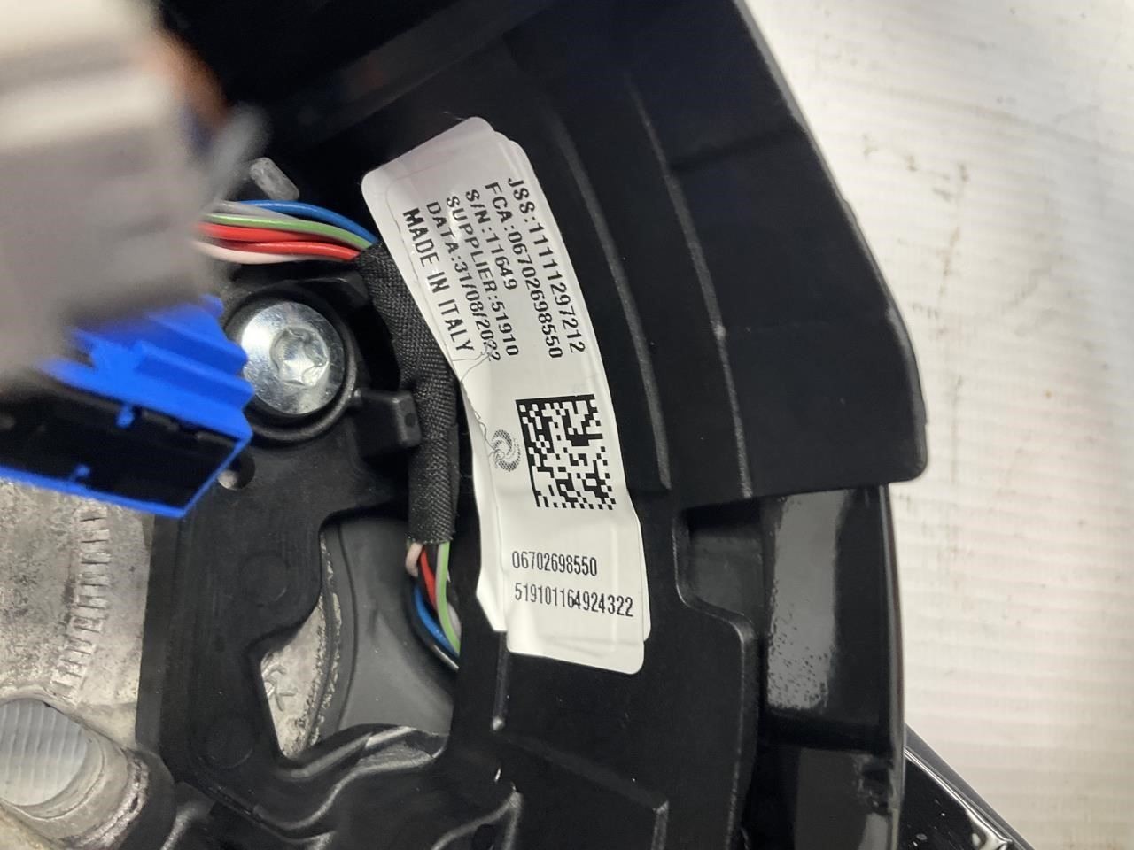 23-24 Maserati Grecale Steering Wheel w/ Control Switch Q