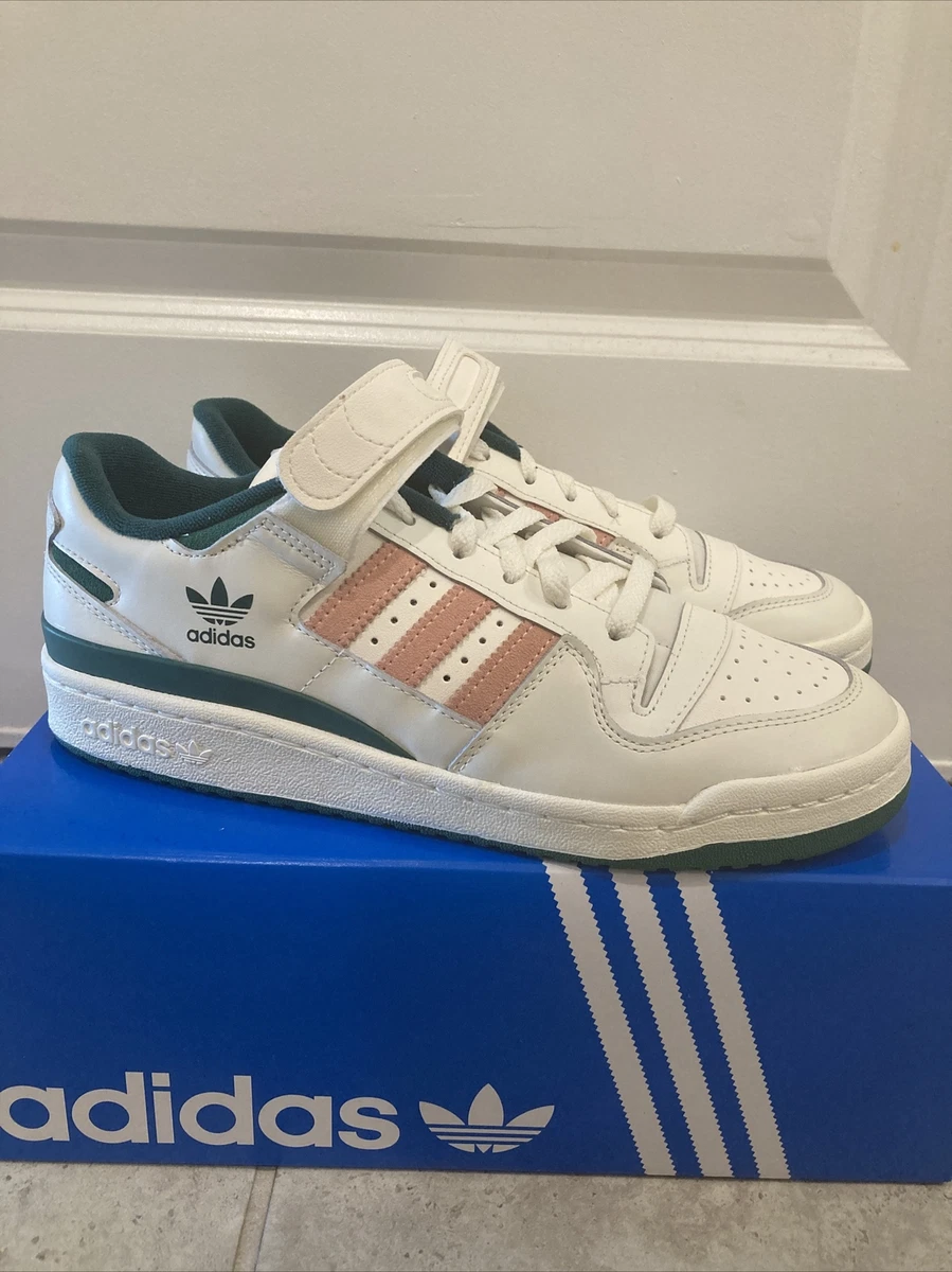 adidas Originals Forum Low sneakers in white and collegiate green