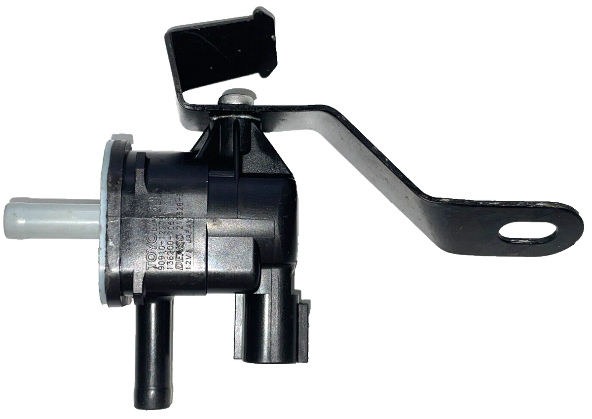 NEW GENUINE/ OEM 25860-21090 2586021090 VALVE ASSY,VACUUM