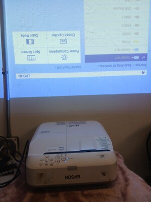 Tested & working! Epson PowerLite 680 - Model: h746a projector
