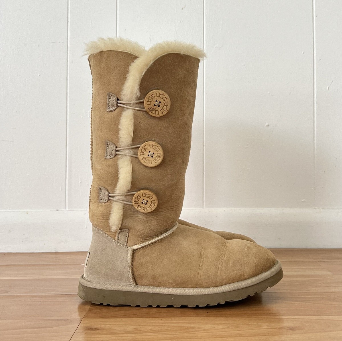 Ugg Australia Bailey Button Triplet Sheepskin Boots Size