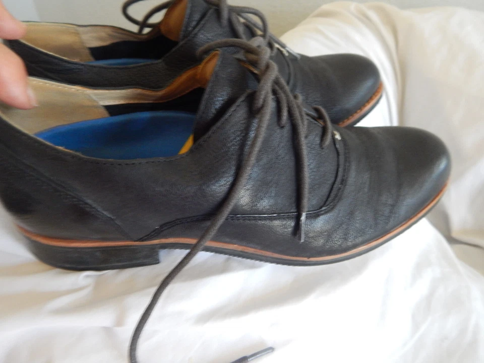SEBAGO JANE WOMANS BLACK LEATHER LACE UP SHOES, SIZE 11 M - Image 3 of 4
