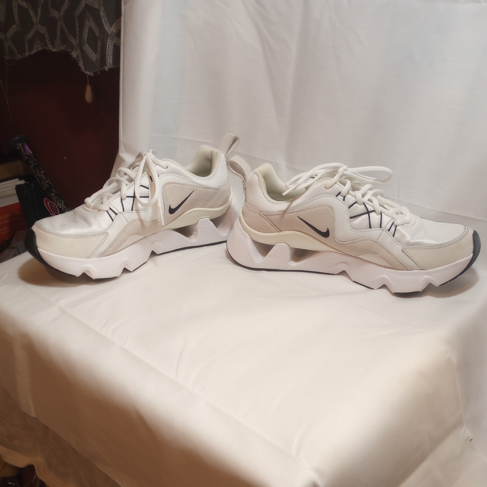 Size 9.5 - Nike RYZ 365 Summit White W