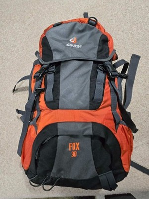 DEUTER FOX 30 YOUTH HIKING - TREKKING BACKPACK -ORANGE & BLACK - APPEARS UNUSED