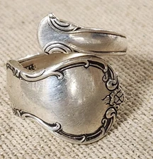 Vintage TOWLE Sterling Pretty French Provincial Cottagecore Spoon Ring Size 7 VG