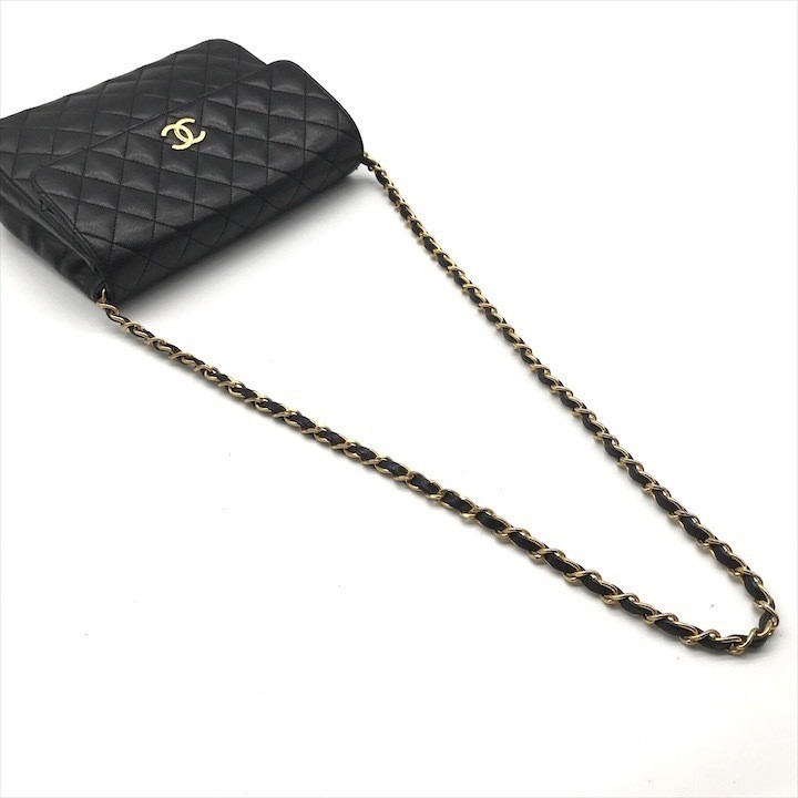 Good condition CHANEL Coco Mark Push Lock Matelass Lambskin Chain Shoulder Bag B — image 6