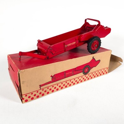 Eska Made in Iowa   McCormick Deering Tractor Manure Spreader w/ Original Box