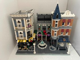 Retired LEGO CREATOR Assembly Square 10255 Box & Instructions 100% complete