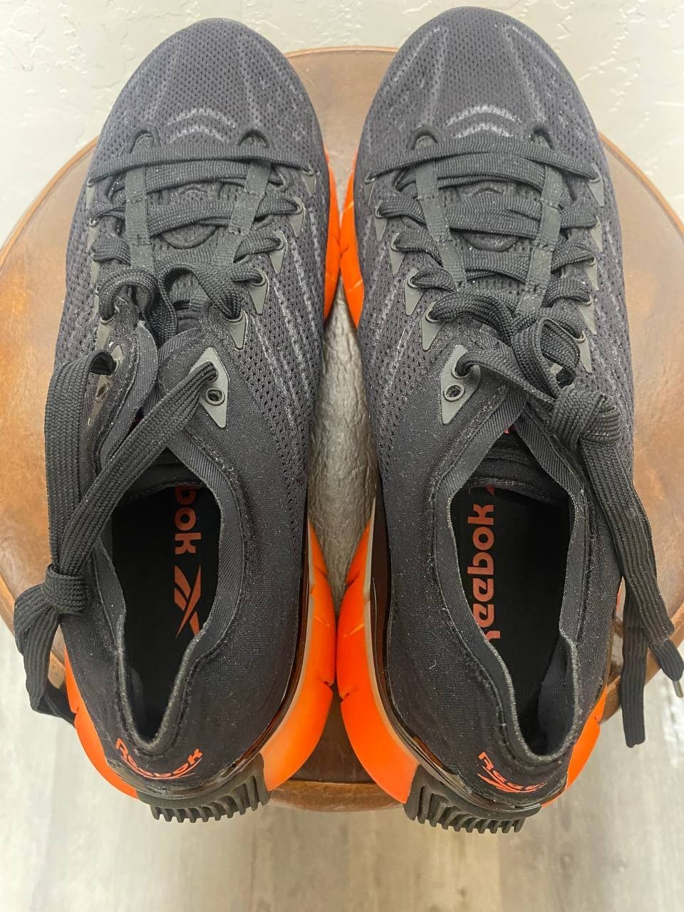 Reebok Men’s 9.5 Black Mesh Running Shoes Orange Sole Lightweight Trainer Grip