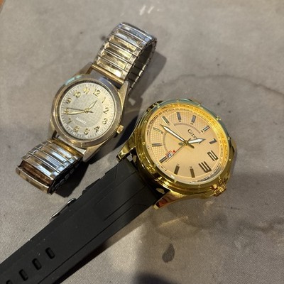 Two working quartz watches 32mm and 43mm
