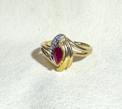 Massiver 14K Gelbgold natürlicher Rubin und Diamant Ring Größe 6,5