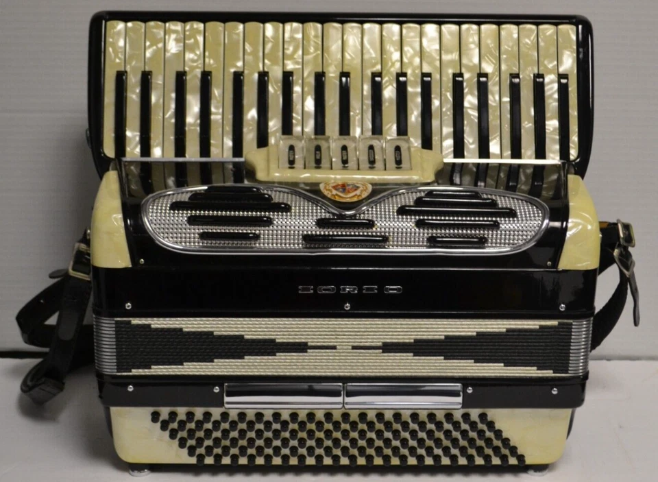 Iorio Accordion Black & White Tone Vintage Made In Italy SH-A7 - Image 2 of 4