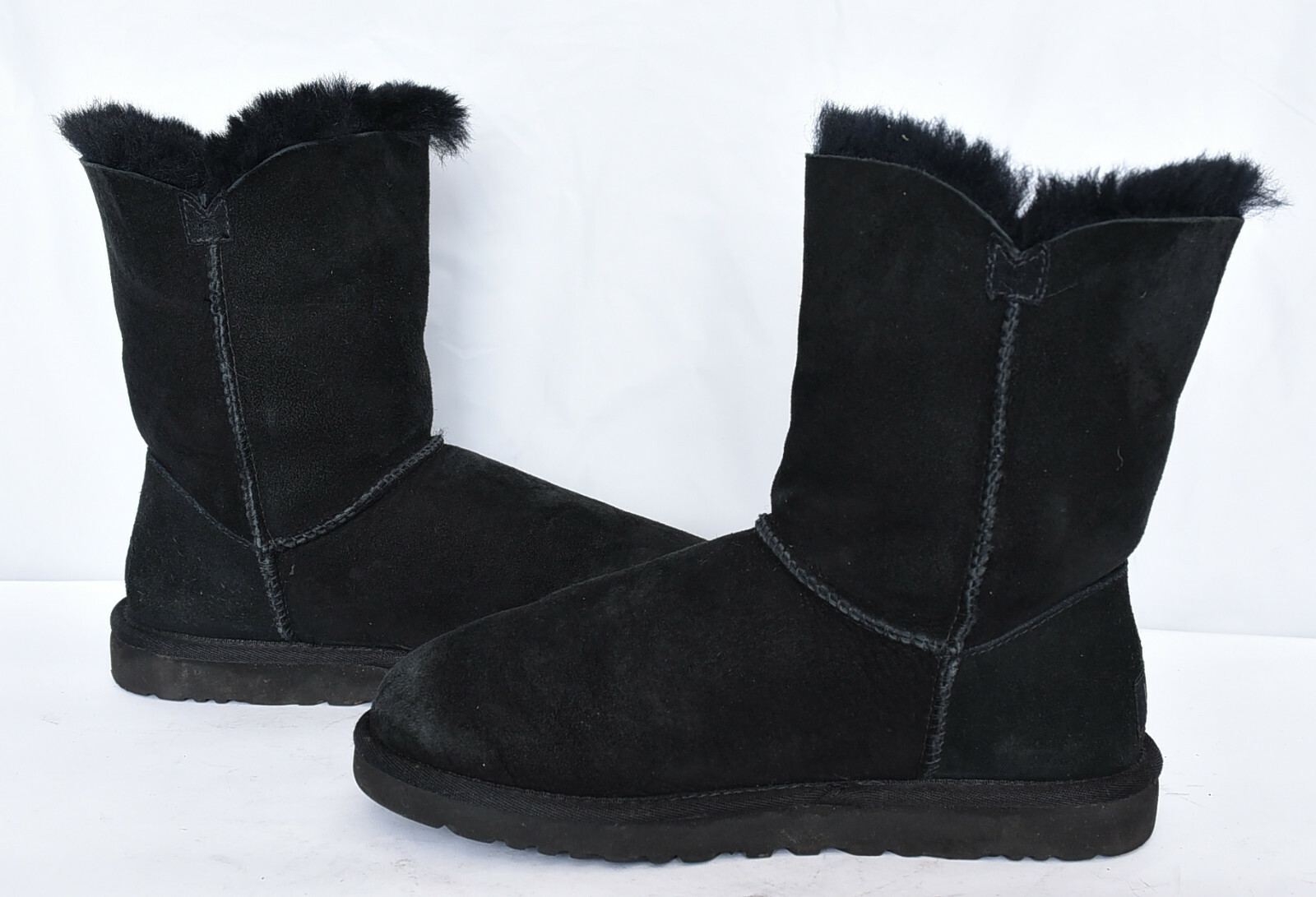 UGG AUSTRALIA Bailey Button Sheepskin Lined Suede… - image 3