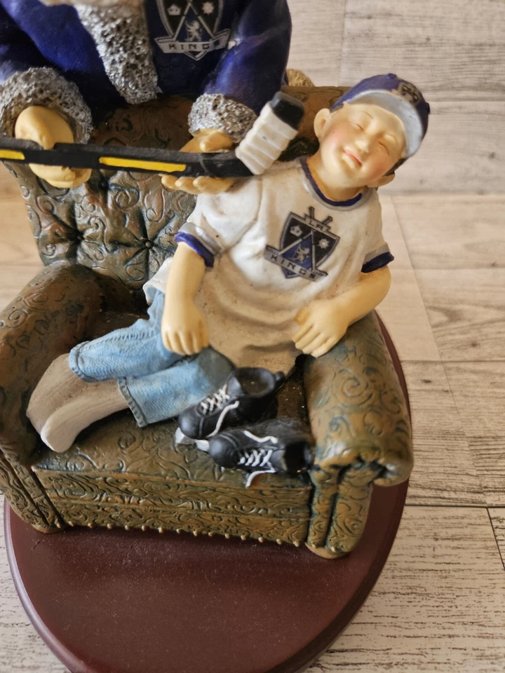 Los Angeles Kings Santa’s Gift 2nd Limited Series Memory Company Figurine 2001 - Image 2 of 4