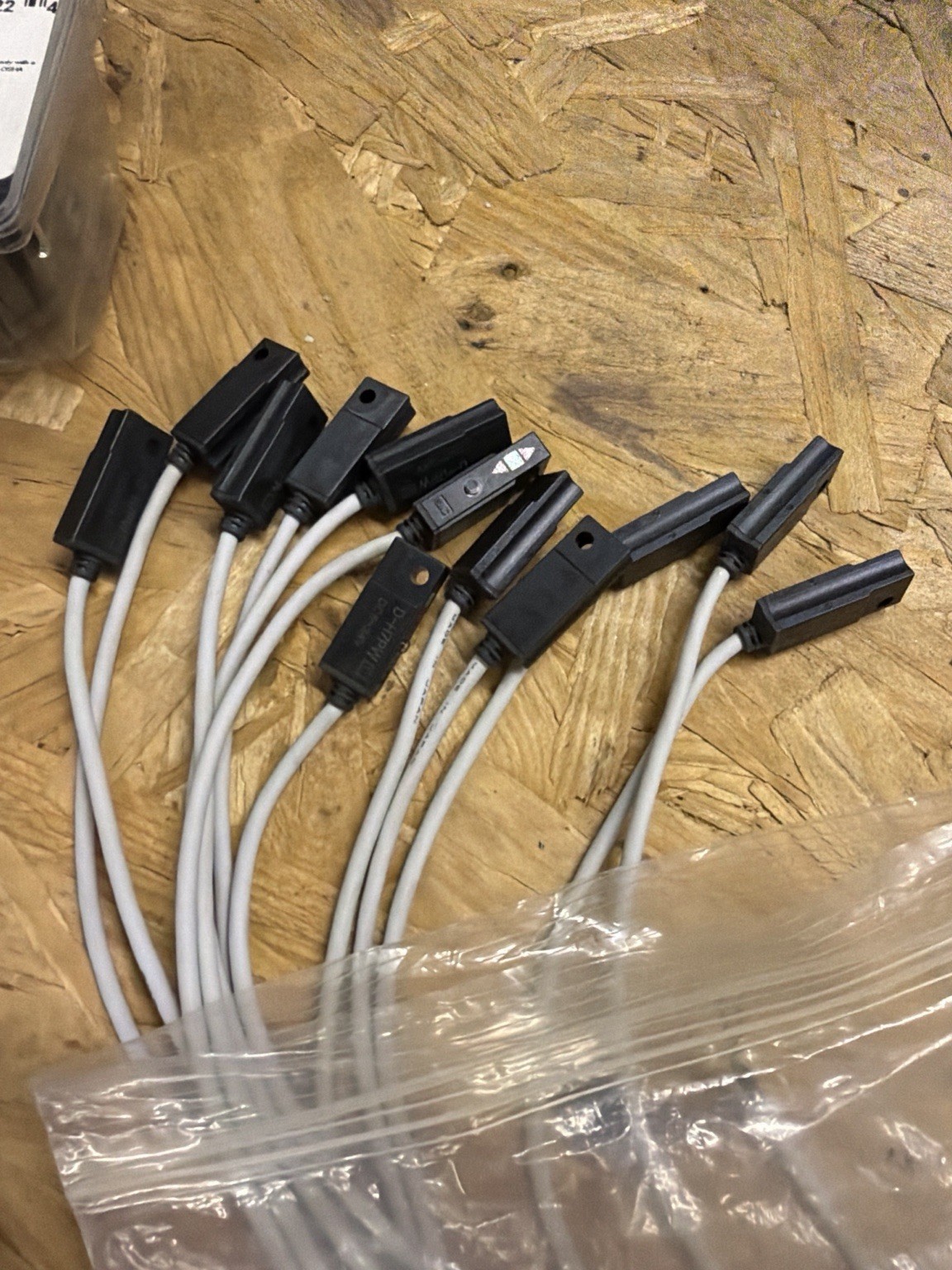 Lot of 12 SMC D-H7PW Solid State Auto Switch Sensors 5–24VDC PNP NOS