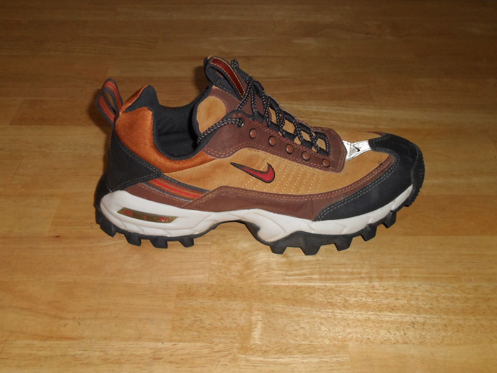 Womens 2001 Nike Air ACG Brown Shoes Ladies Size 11 Vintage Y2K 2000s image 5