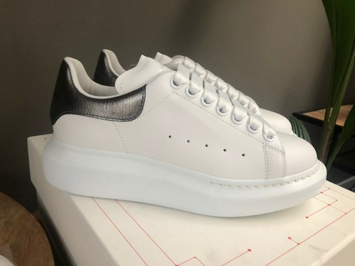 Alexander McQueen Oversized Women's White And Silver Sneakers New - Afbeelding 1 van 7