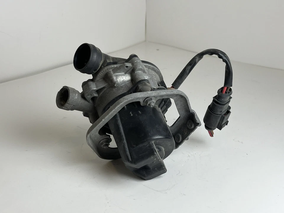 Volkswagen Passat 2017 bomba de aire secundaria OEM  Foto 2 de 4