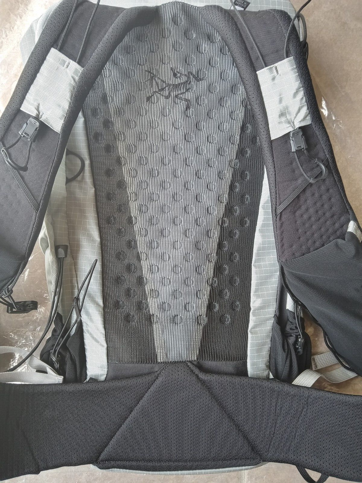 Arc'teryx Aerios 30 Backpack, Pixel Gray, Mens Tall | eBay