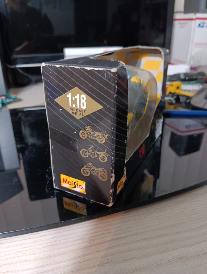 Maisto 1996 Phantom F12 Scale 1:18 China Yellow & Black Special Edition - Image 3 of 4