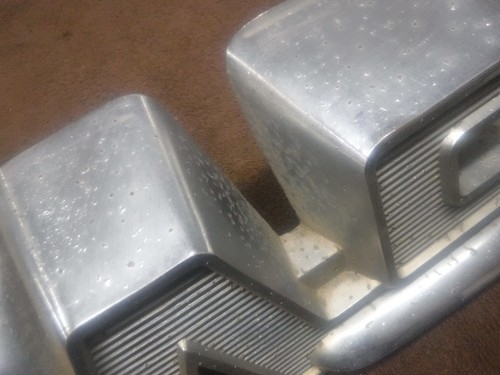 1955,56,57,58,59 GMC Truck Hood Emblem Used OEM # 2335510 - Afbeelding 6 van 13