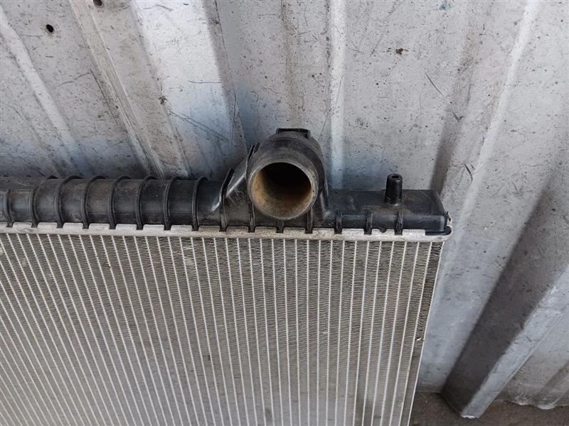 Radiador 16-19 Jaguar XF 3,0 L GX638005AB Foto 2 de 4