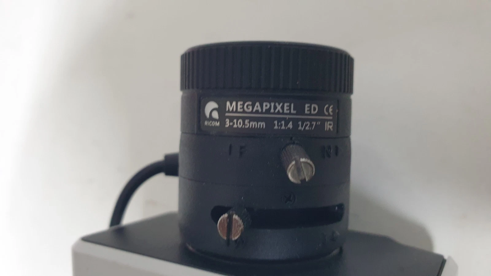 Ricom Megapixel ED 3-10.5 mm 1:1.4 1/2.7 inch IR lens on the AXIS M1124
