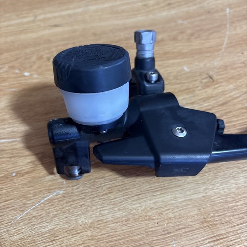 2009 BMW R1200R HYDRAULIC CLUTCH MASTER CYLINDER OEM - Picture 17 of 19