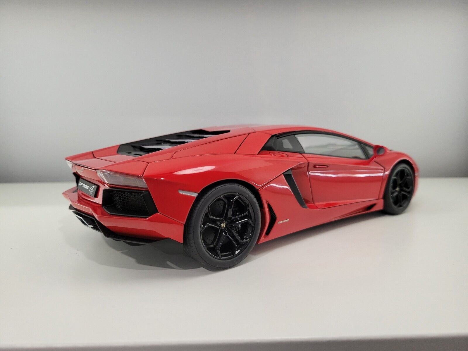 Autoart 1/18 Lamborghini Aventador LP700-4 Red-Rare | eBay