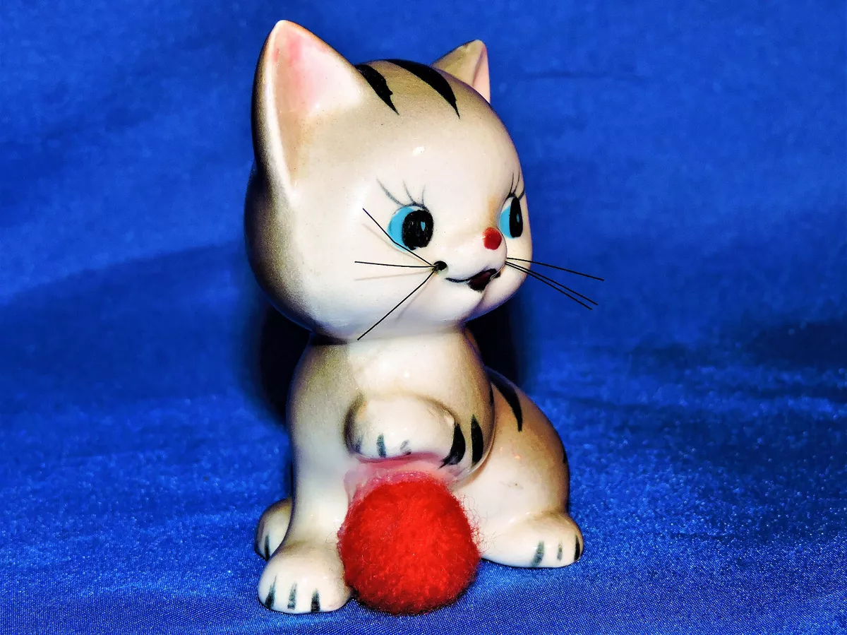 Porcelain Cat Kitten With Ball Yarn Japan eBay